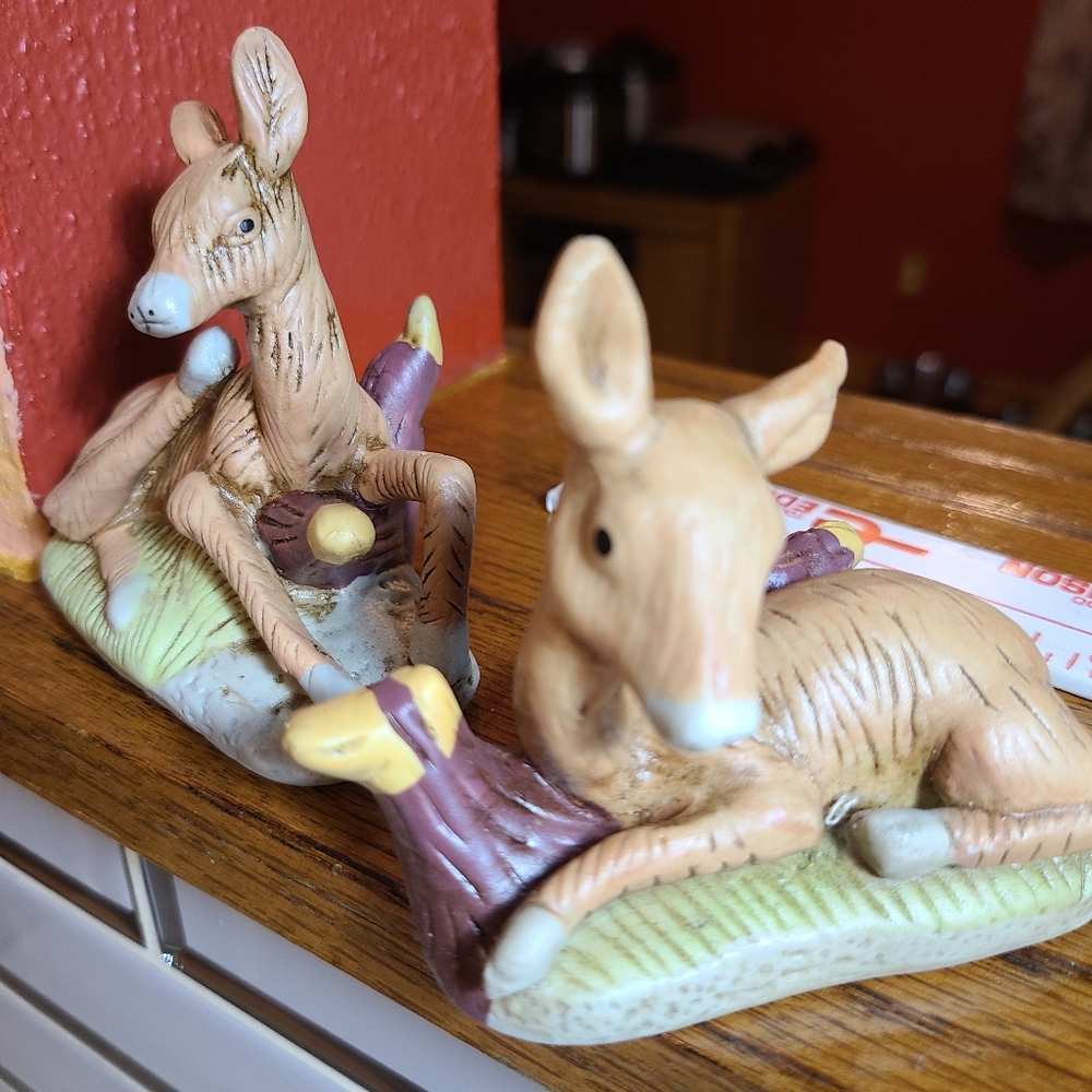 2 little deer figurines for your village collection